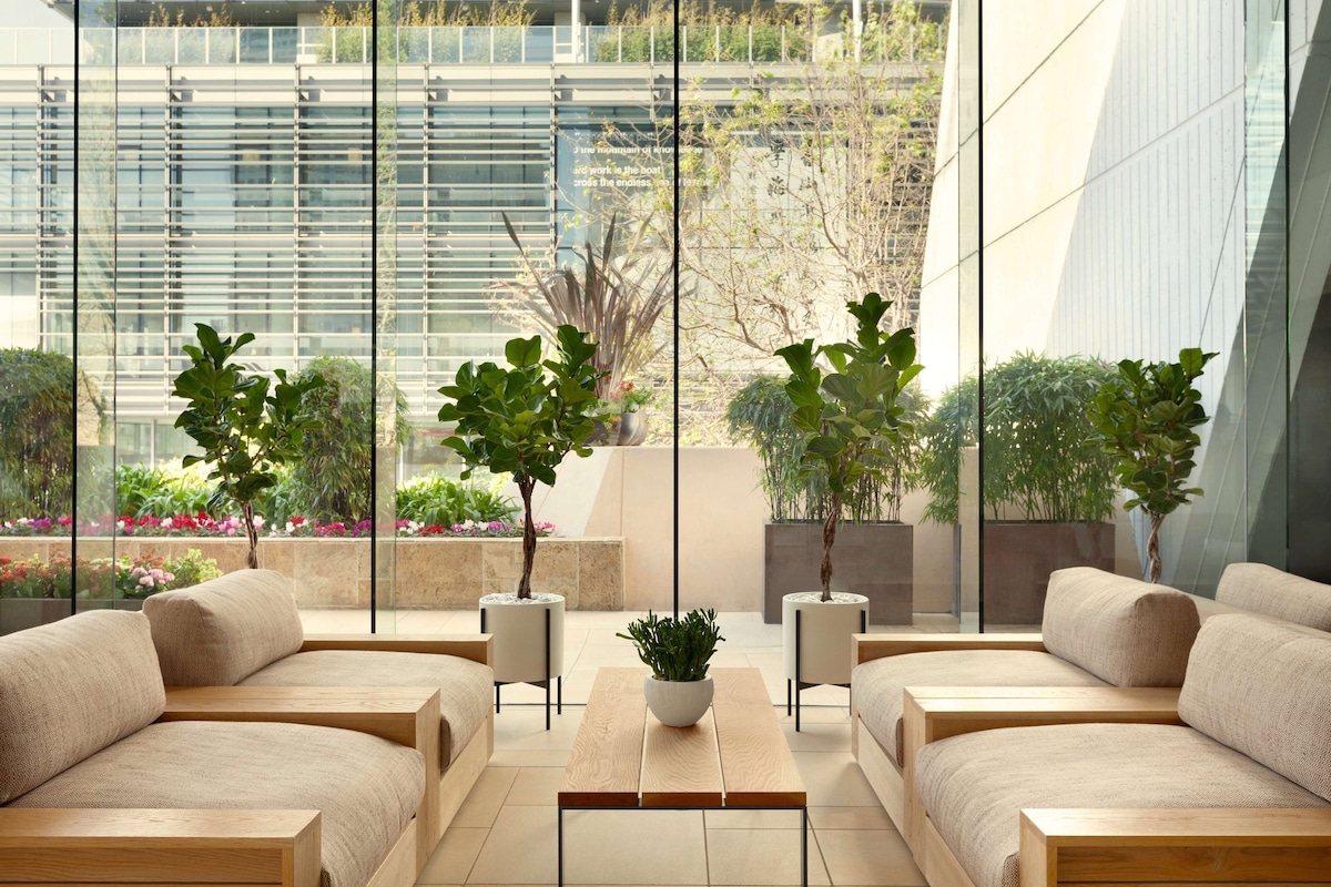 Hilton San Francisco Financial District - Photo 1