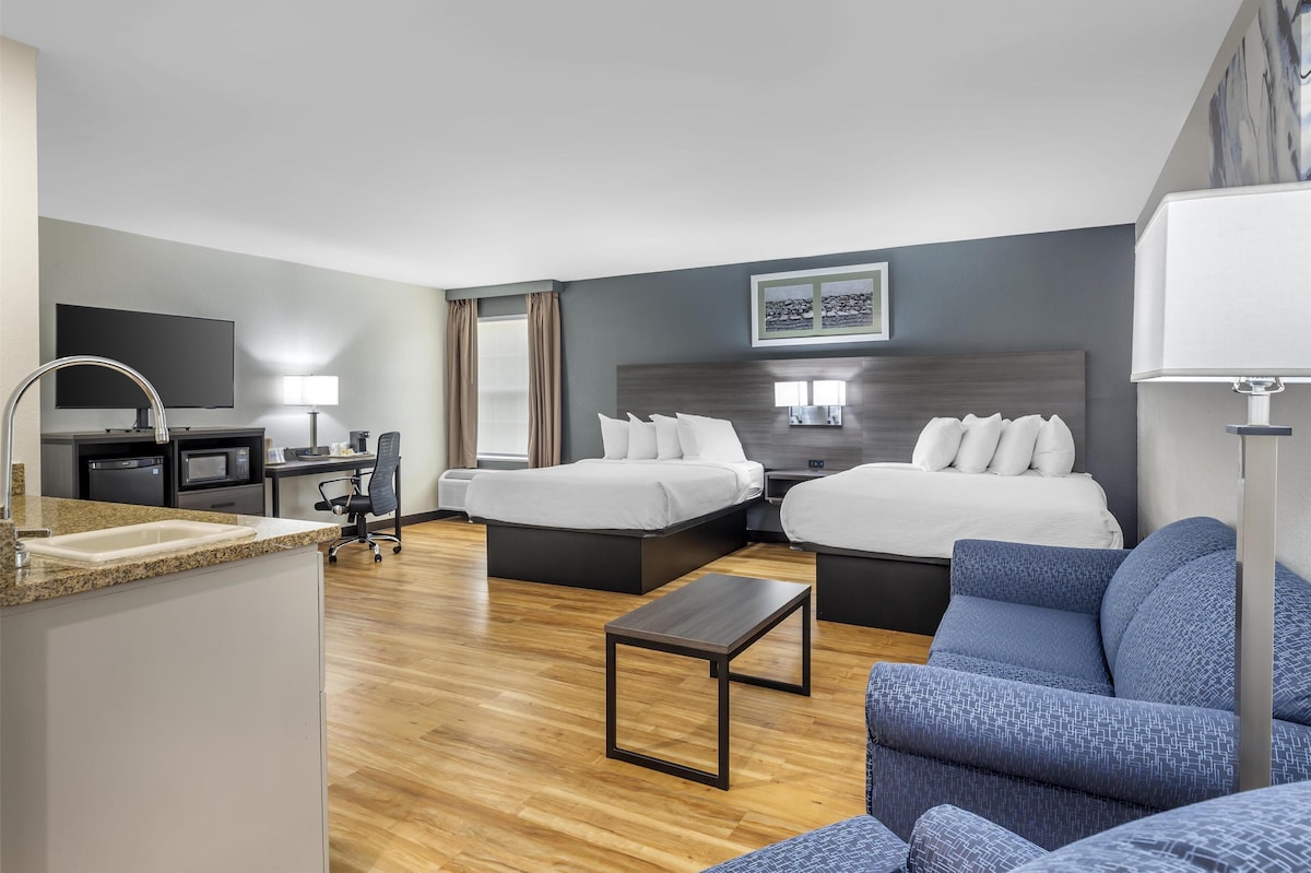 Best Western Mystic Hotel - Photo 1