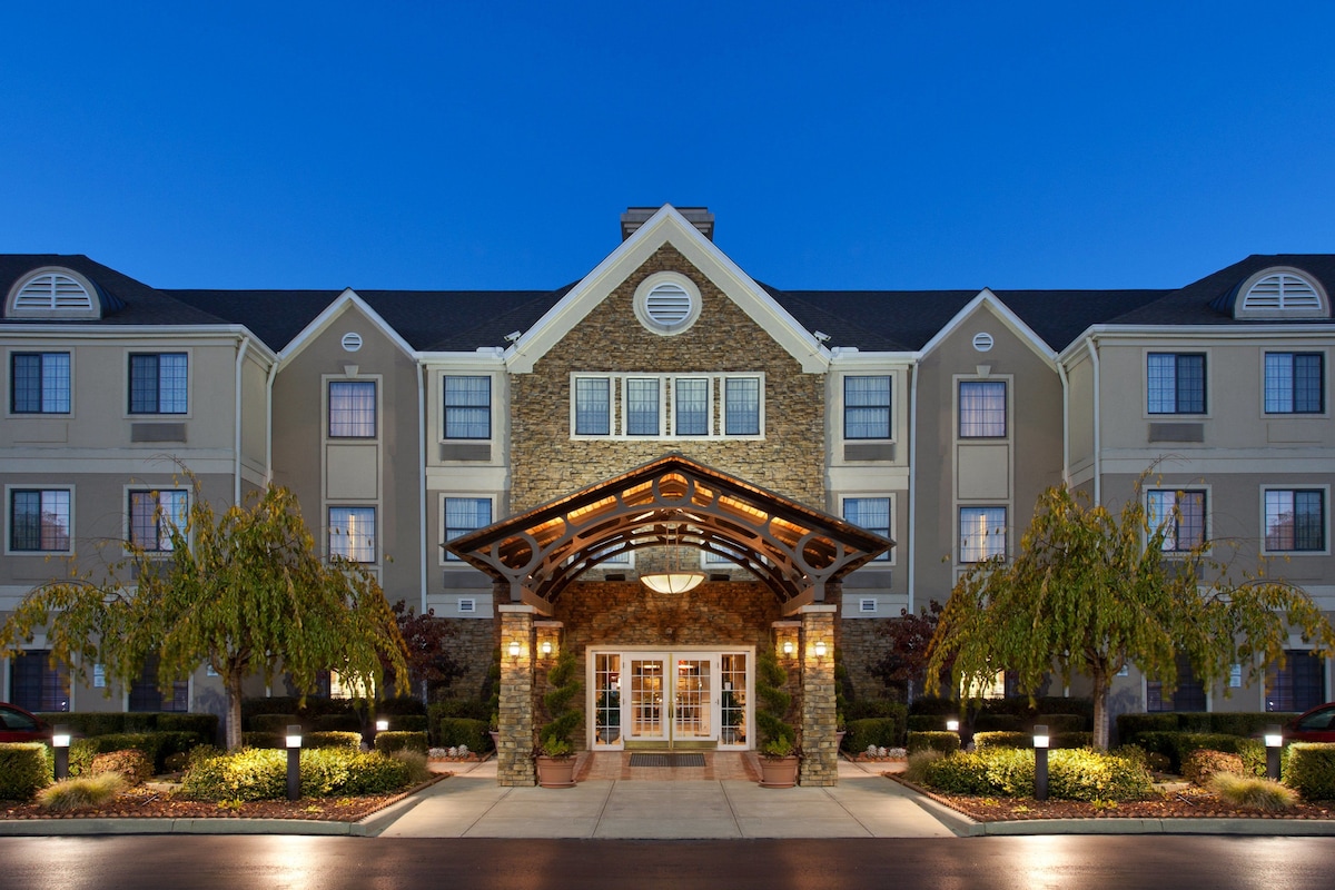 Staybridge Suites Columbus-Airport by IHG - Photo 1