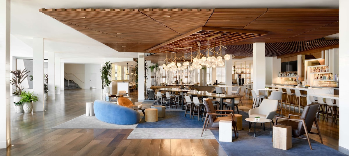 Hilton Los Angeles Culver City - Photo 1