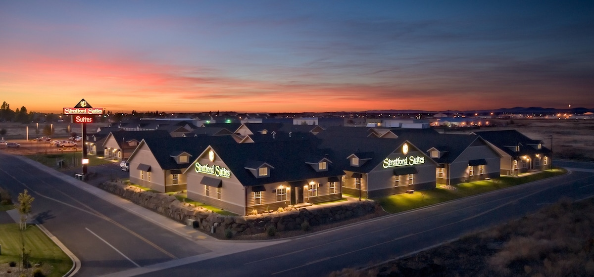 Stratford Suites - Photo 1