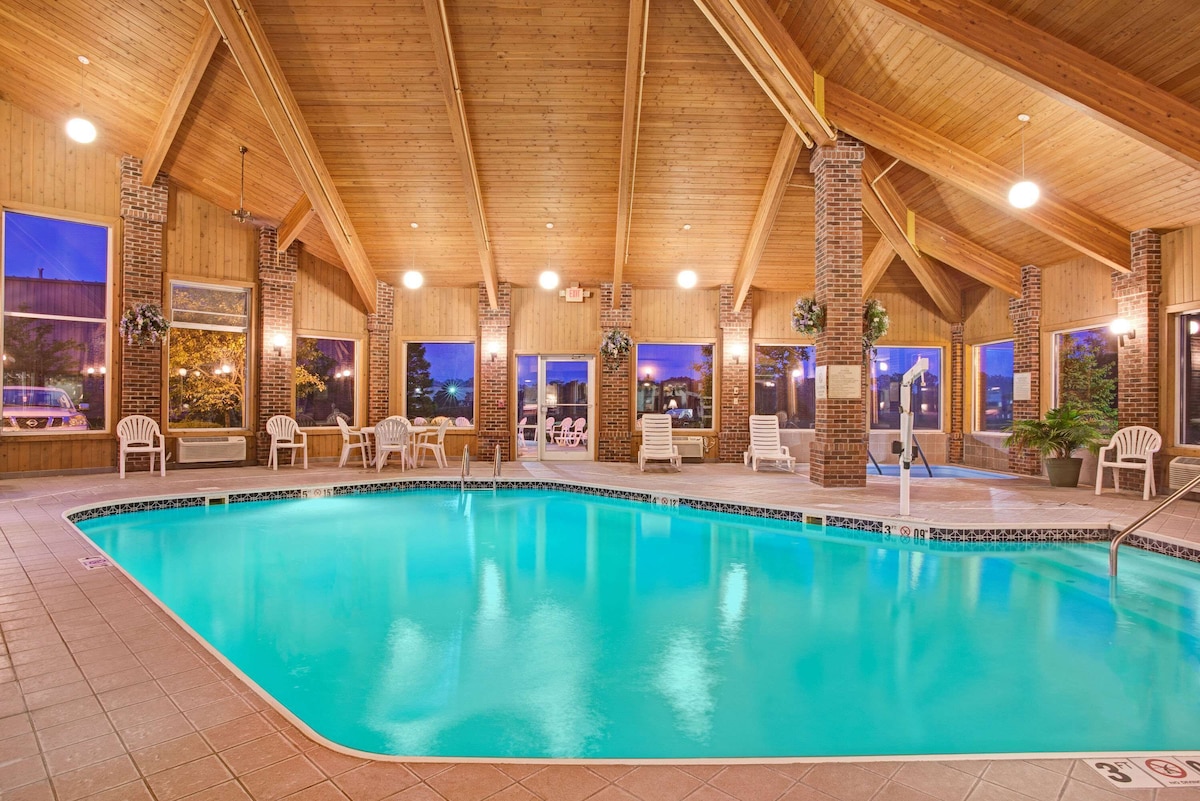 Baymont By Wyndham Indianapolis - Photo 1