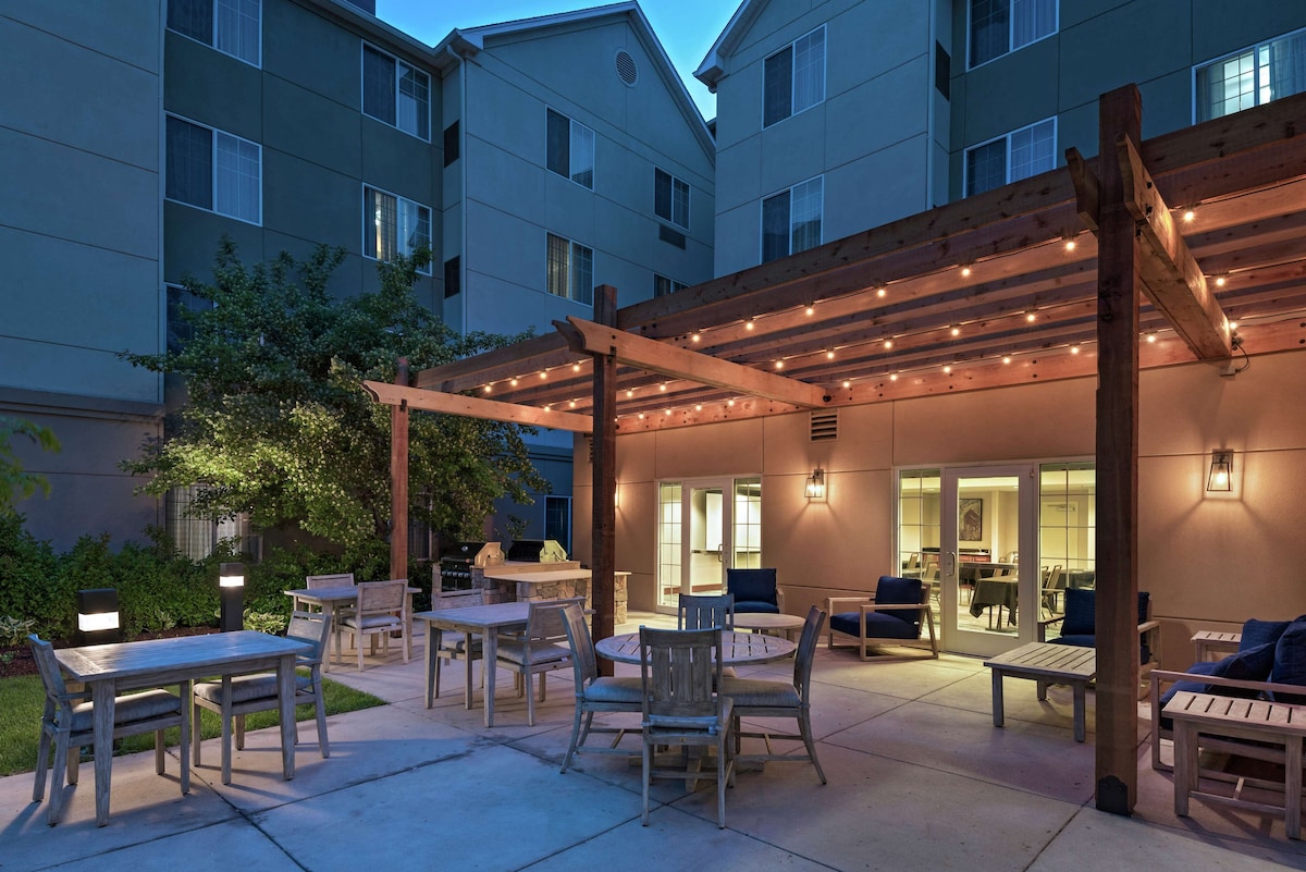Homewood Suites by Hilton Fort Collins - Photo 1
