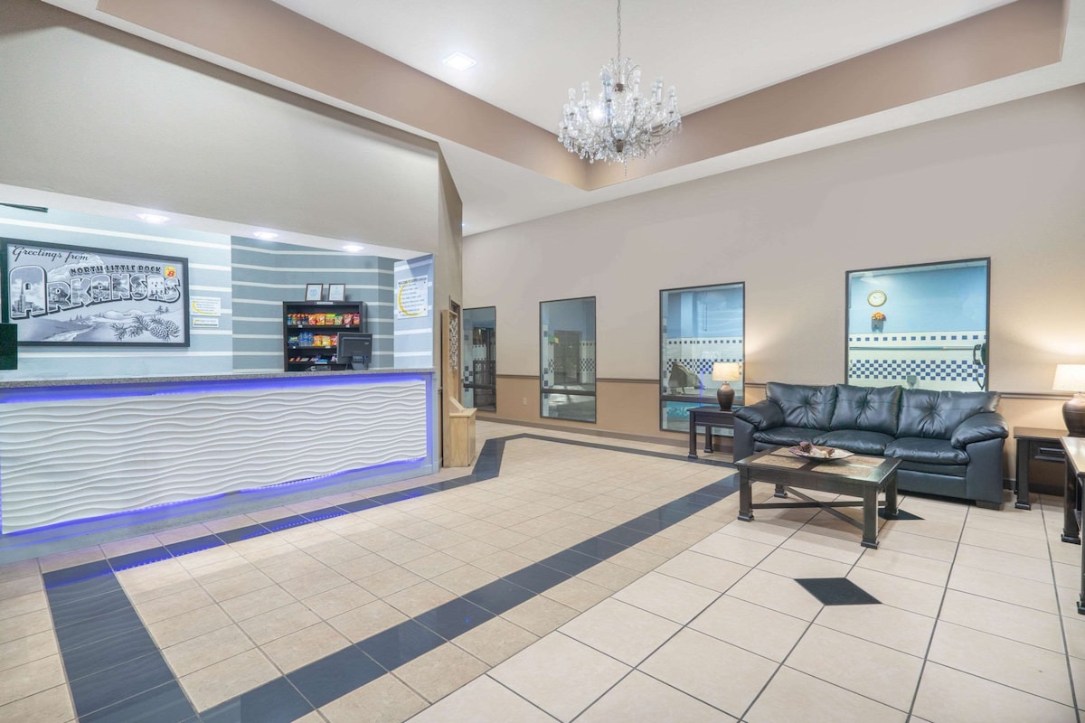 Super 8 by Wyndham North Little Rock/McCain - Photo 1