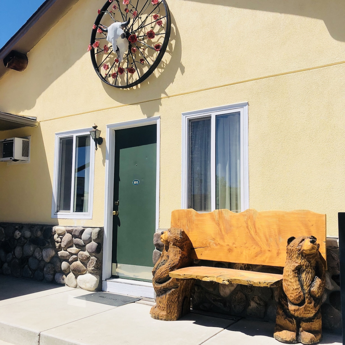 A Western Rose Motel - Photo 1