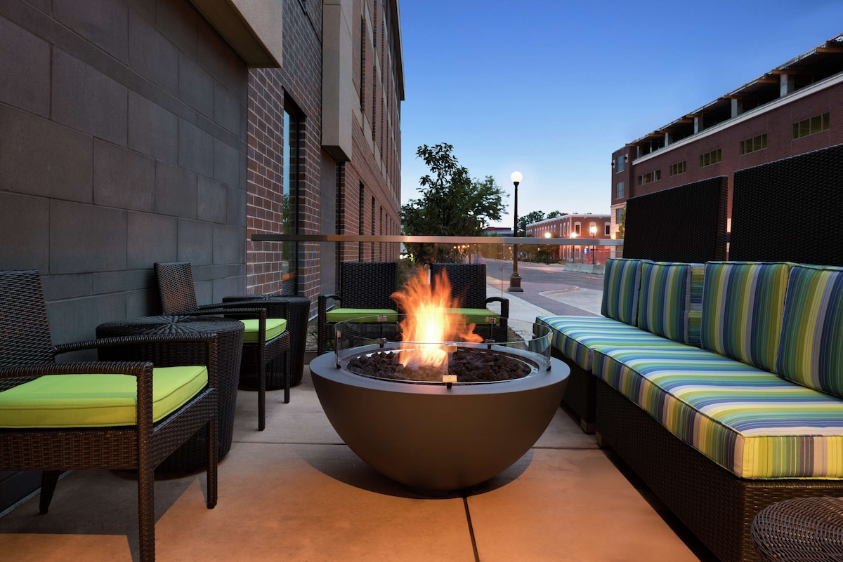 Home2 Suites by Hilton La Crosse - Photo 1