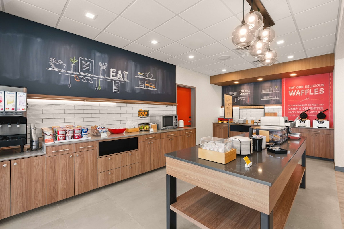 Hampton Inn Bellingham Airport - Photo 1