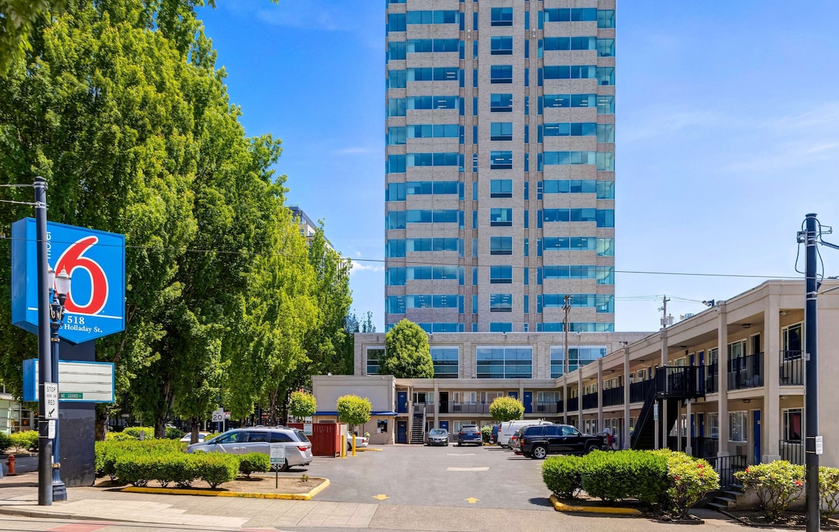 Motel 6 Portland, Or - Downtown - Photo 1