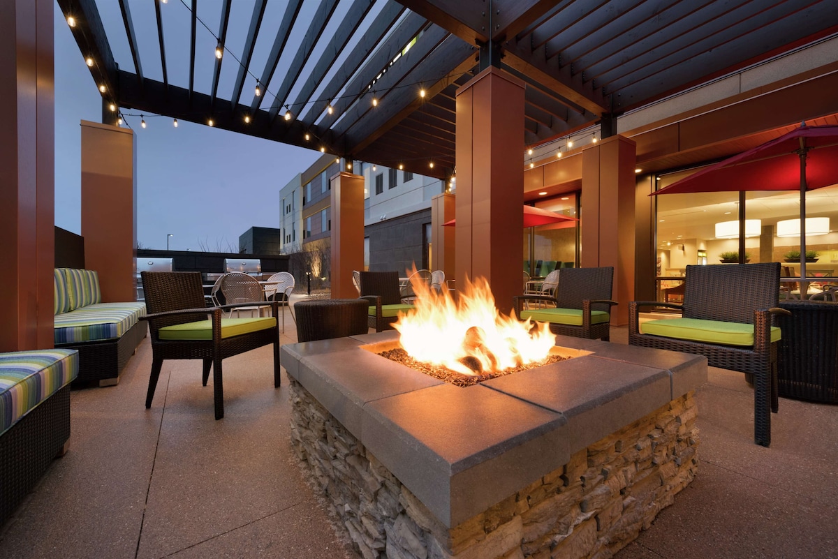 Home2 Suites By Hilton Milwaukee Airport - Photo 1