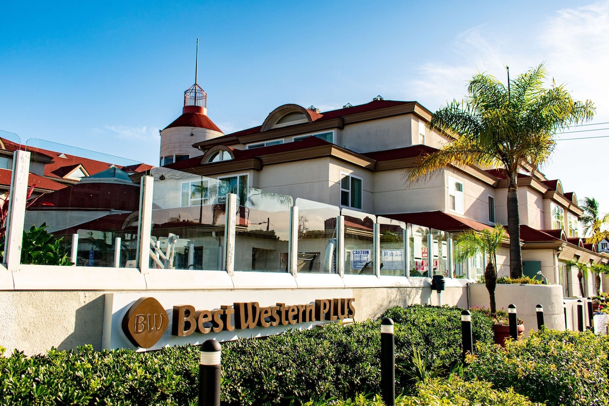 Best Western Plus Suites Hotel Coronado Island - Photo 1