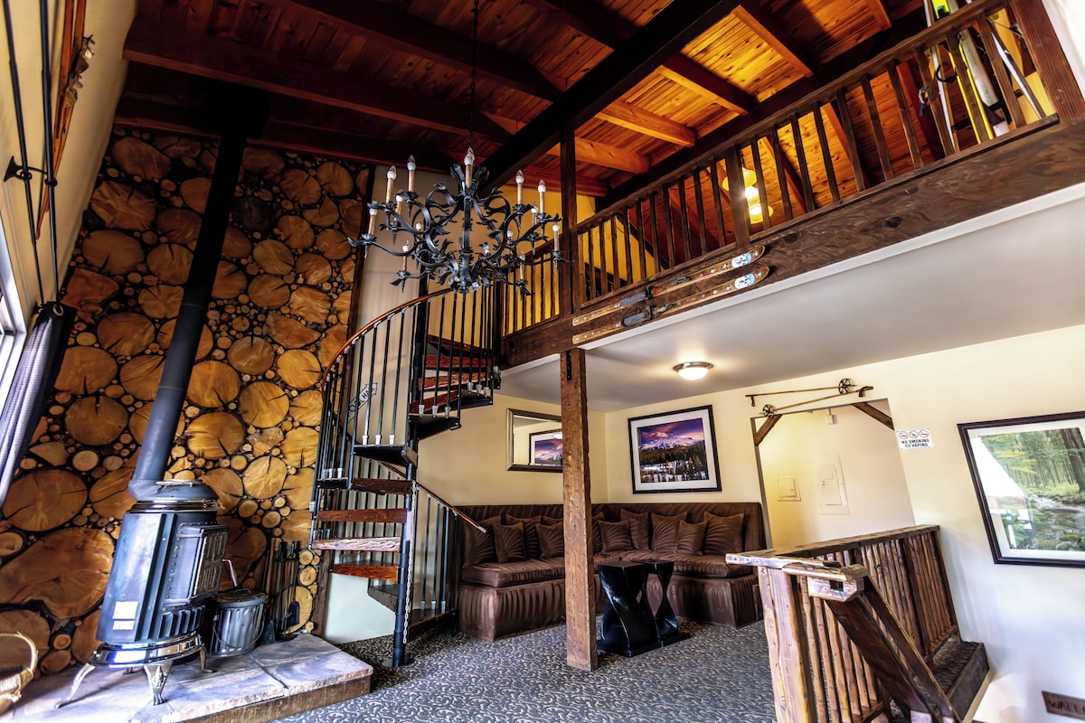 The Mammoth Creek Inn - Photo 1