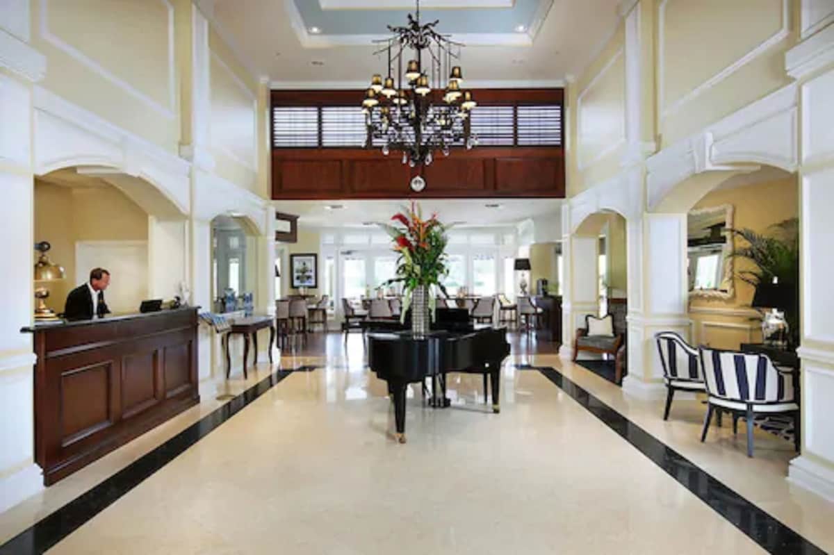 Inn at Pelican Bay - Photo 1