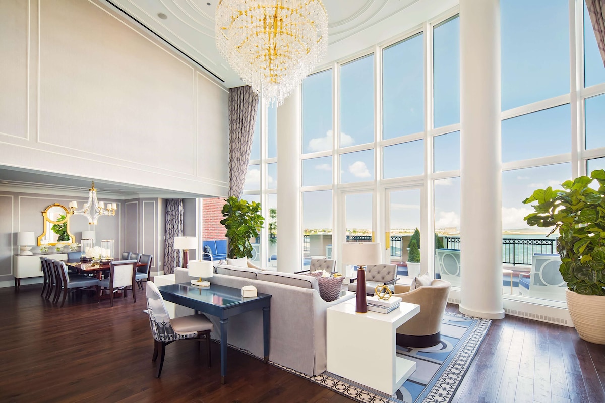 Boston Harbor Hotel - Photo 1