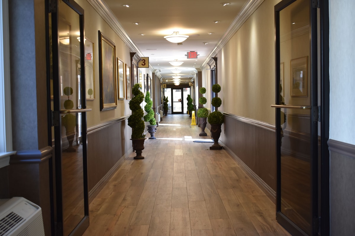 East Norwich Inn - Photo 1