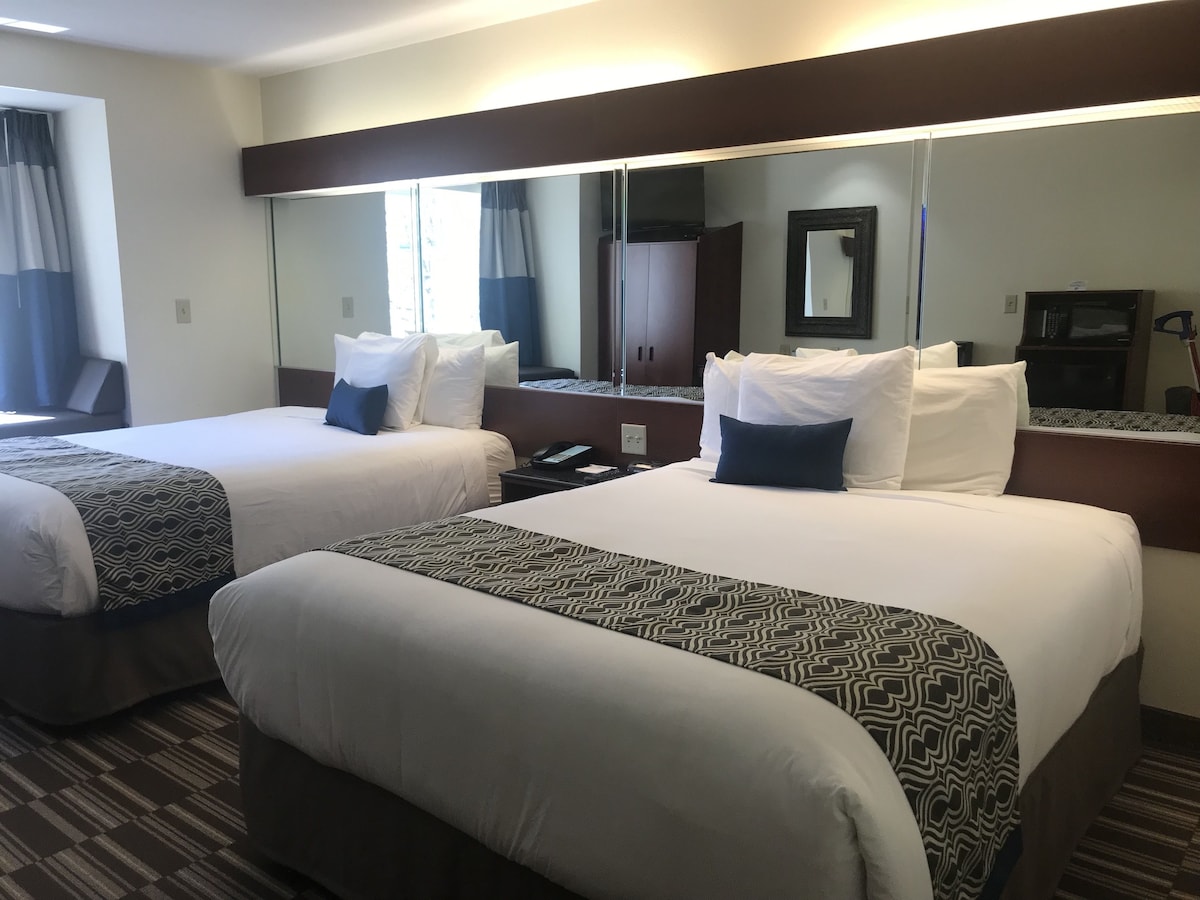 Microtel Inn & Suites by Wyndham Indianapolis Airport - Photo 1