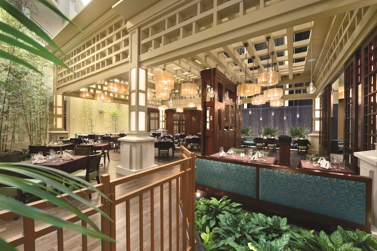 Embassy Suites by Hilton Orlando Lake Buena Vista South - Photo 1