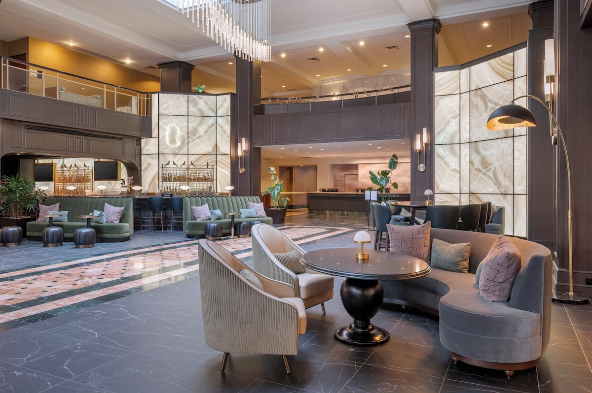 Omni Severin Hotel - Photo 1