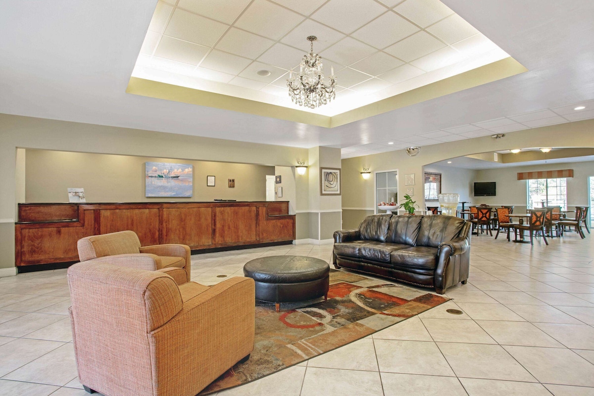 La Quinta by Wyndham PCB Coastal Palms - Photo 1