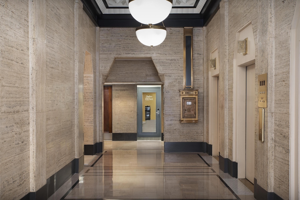 Hampton Inn Indianapolis Downtown Across From Circle Centre - Photo 1