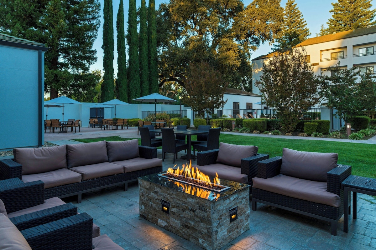 Courtyard by Marriott Sacramento Airport Natomas - Photo 1