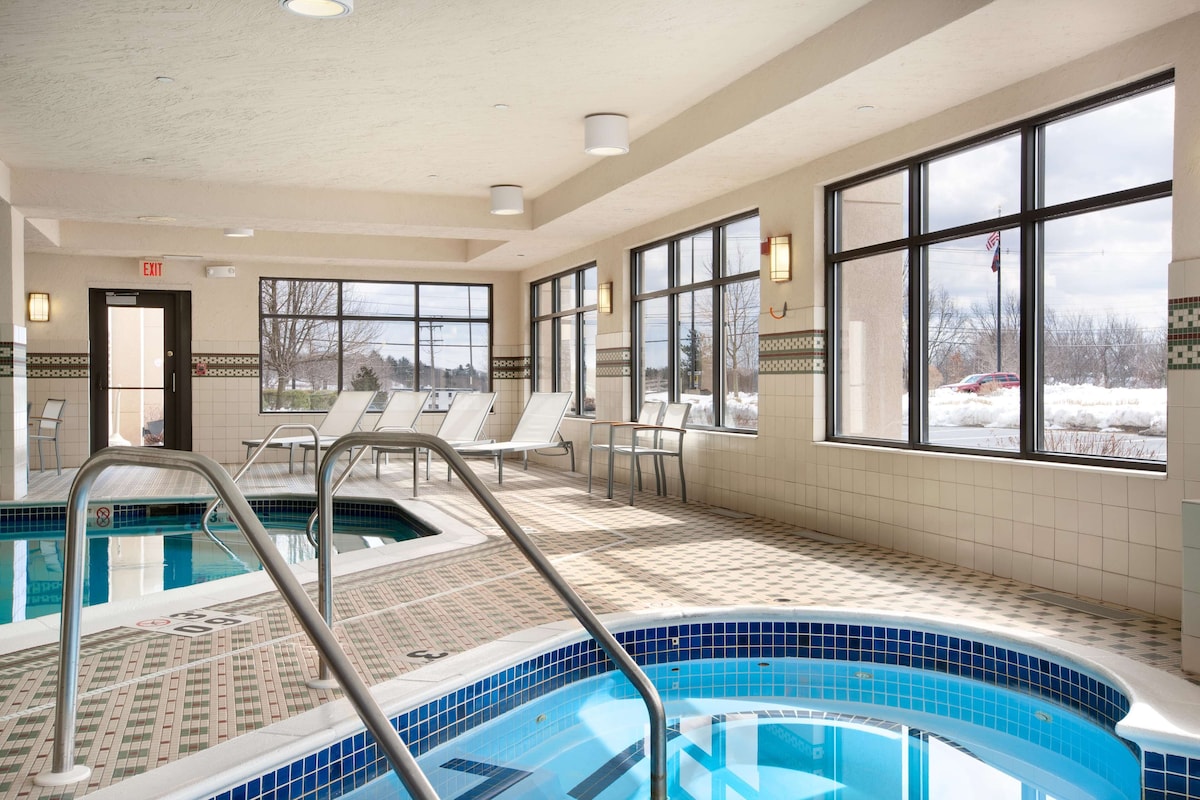 Hampton Inn Boston/Braintree - Photo 1