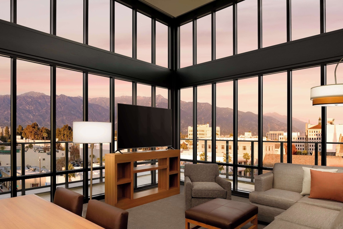 Hyatt Place Pasadena - Photo 1