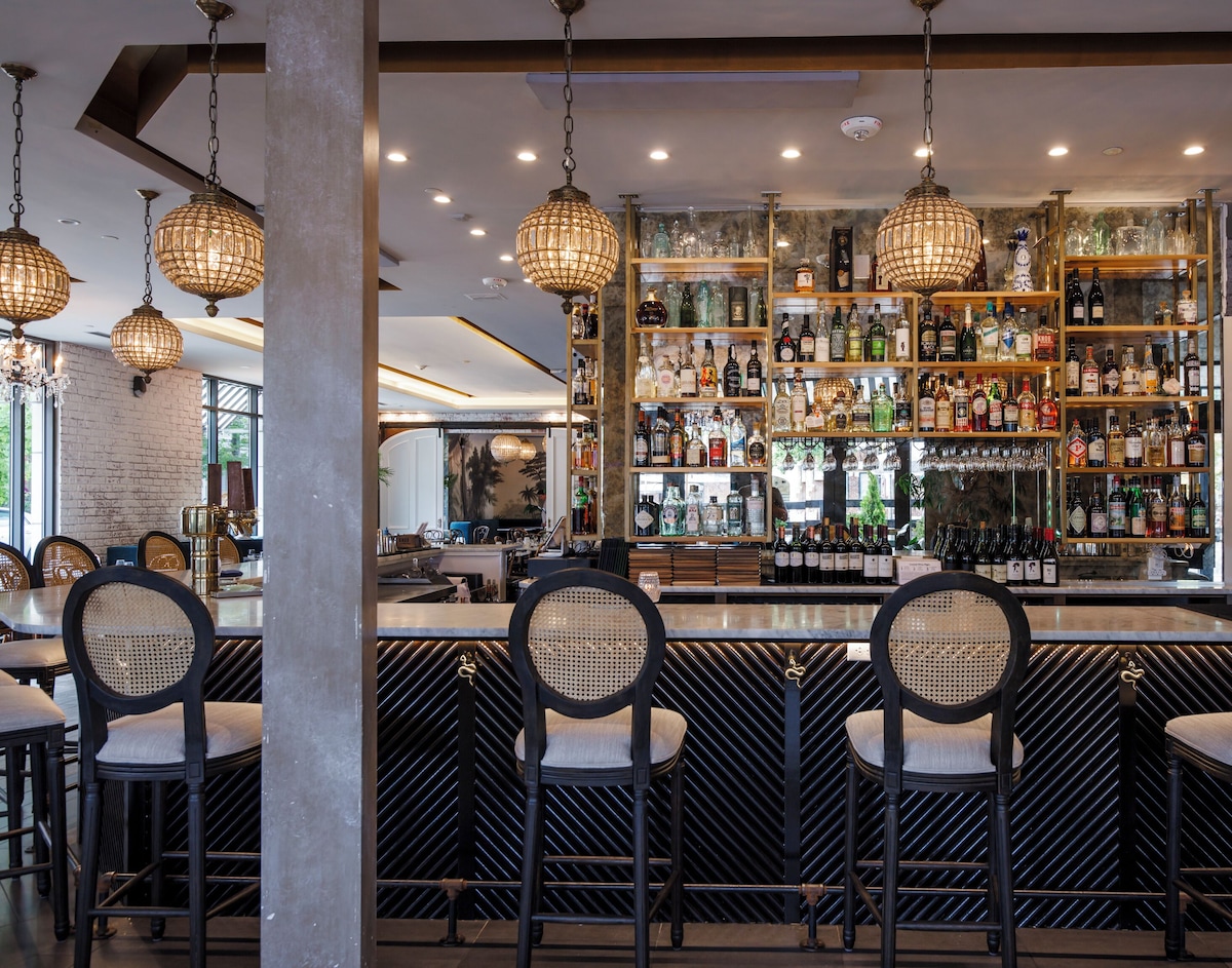 Porter Square Hotel - Photo 1