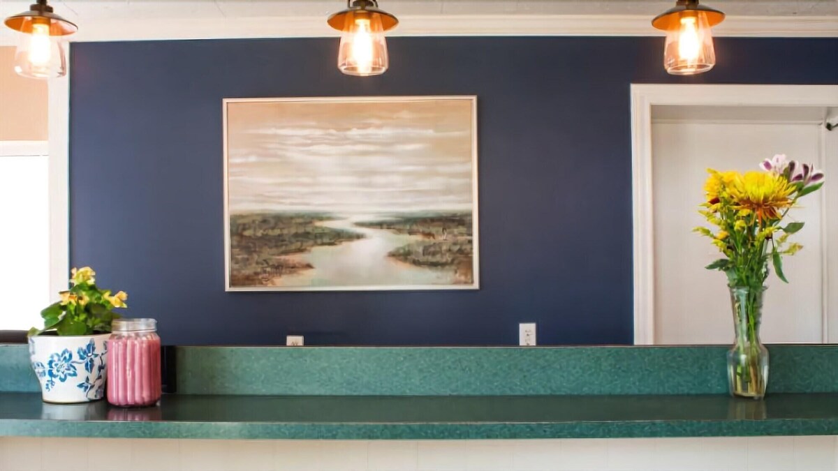 The University Inn Ann Arbor - Photo 1