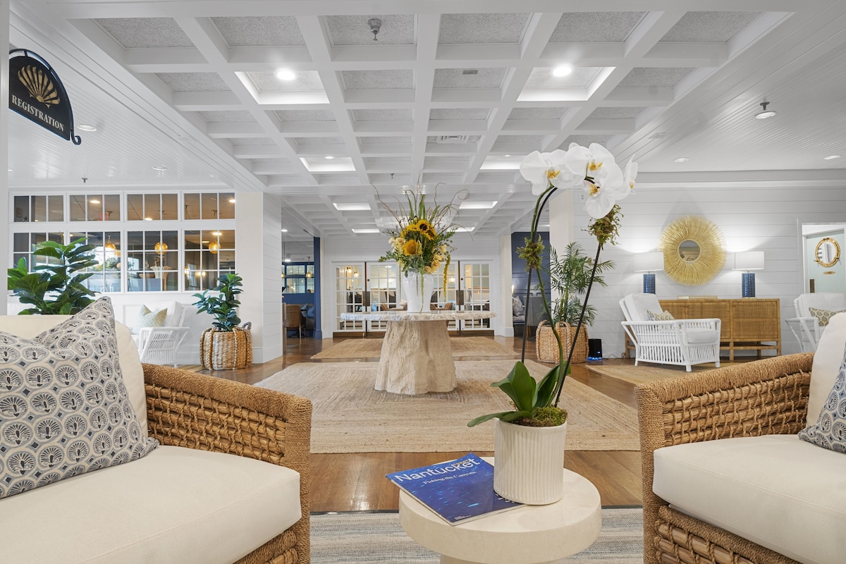 Nantucket Inn - Photo 1