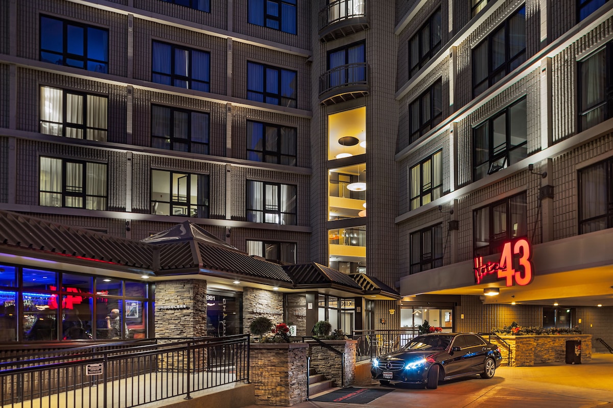 Hotel 43 - Photo 1