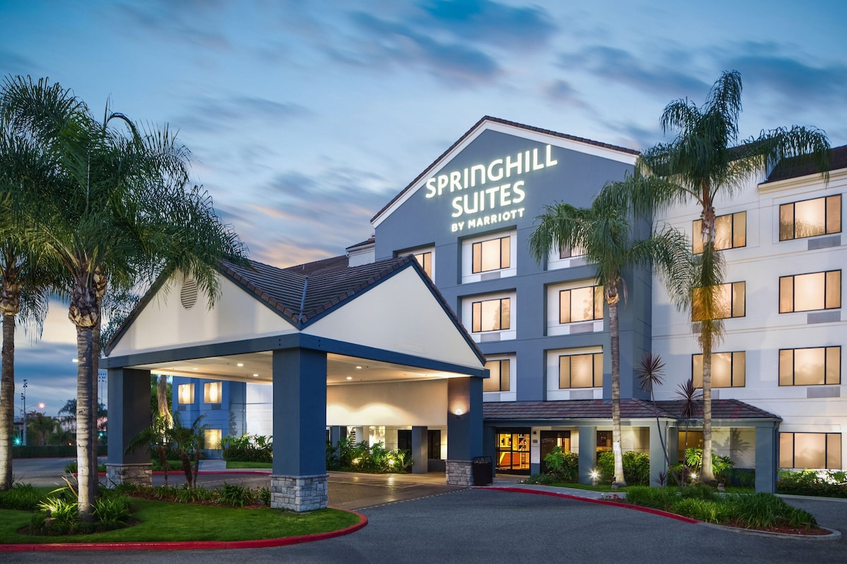 SpringHill Suites by Marriott Pasadena Arcadia - Photo 1