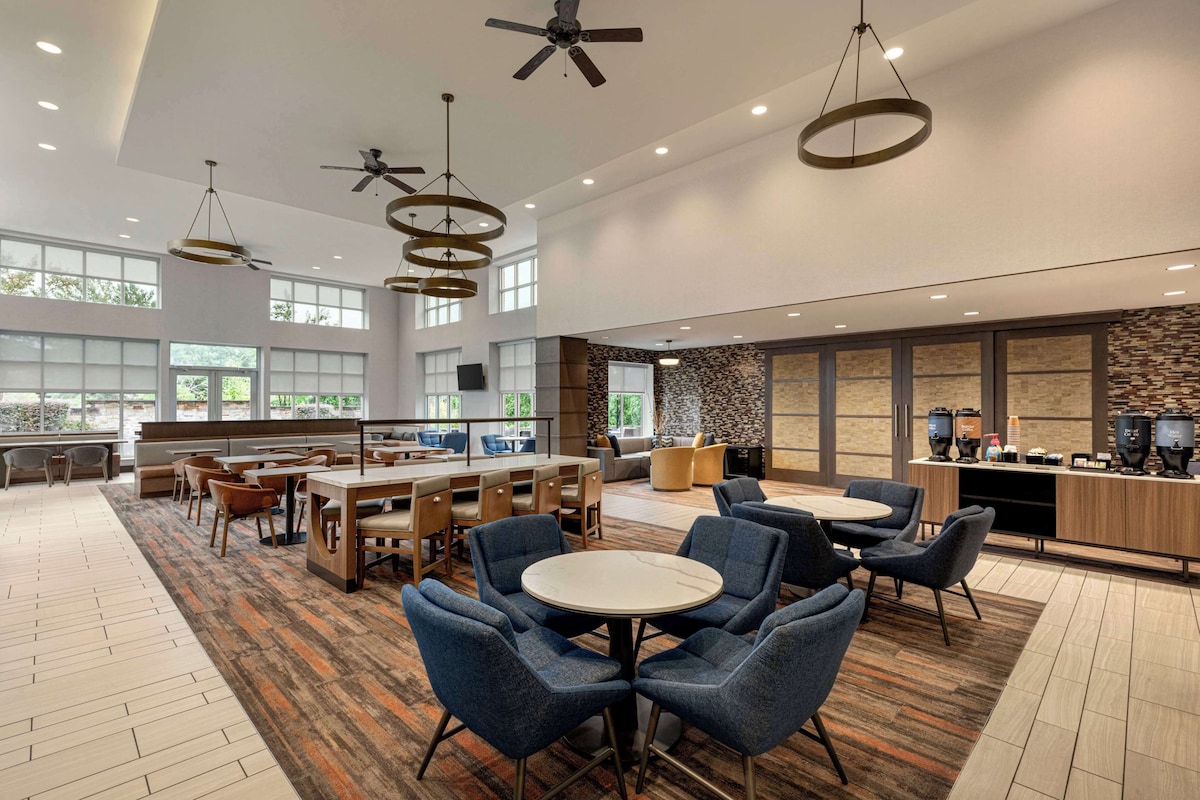 Homewood Suites By Hilton Charlottesville, Va - Photo 1