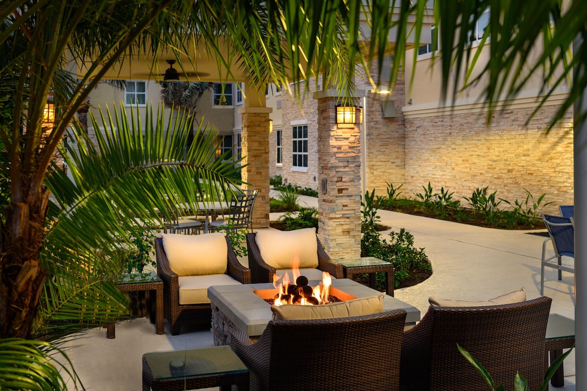 Staybridge Suites Vero Beach By IHG - Photo 1