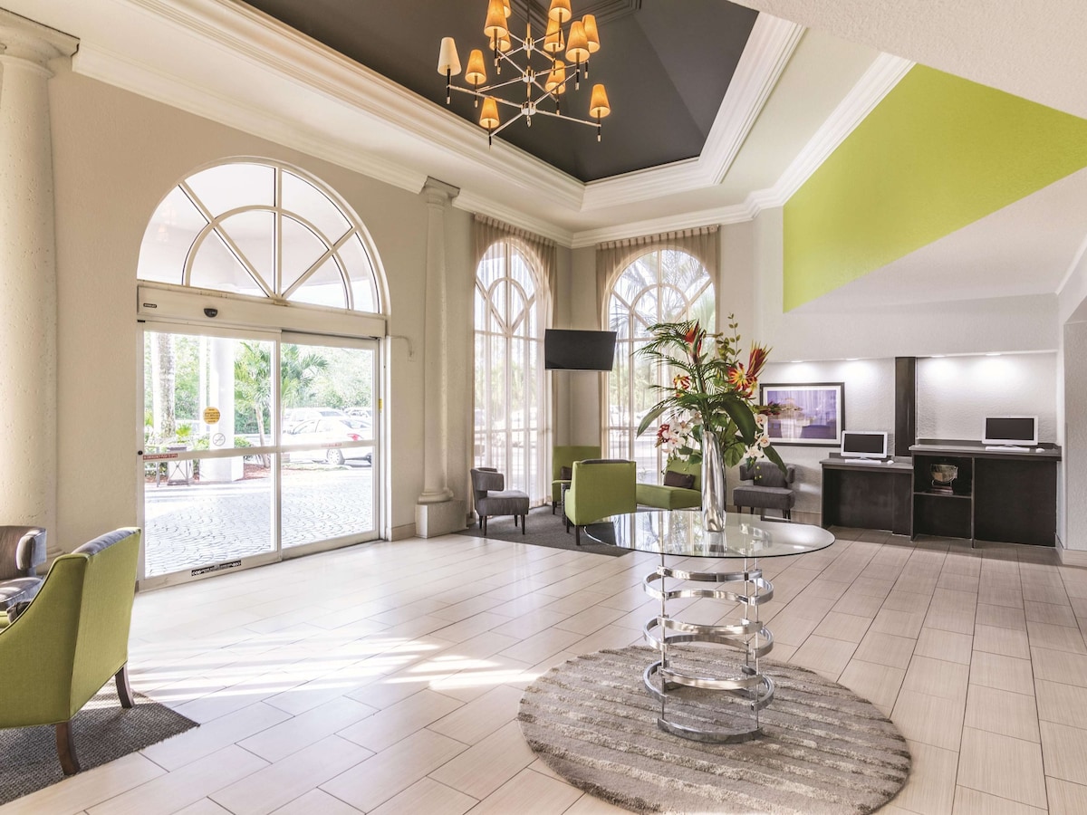 La Quinta Inn by Wyndham Jupiter - Photo 1