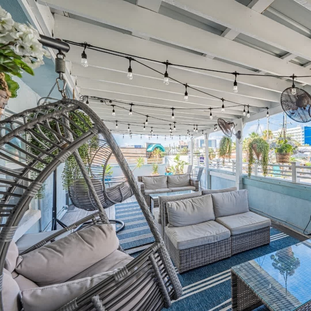 Blue Wave Suites - Photo 1