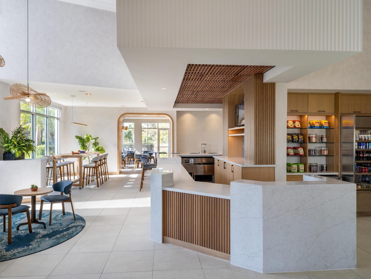 Hyatt Place Fort Myers Estero - Photo 1