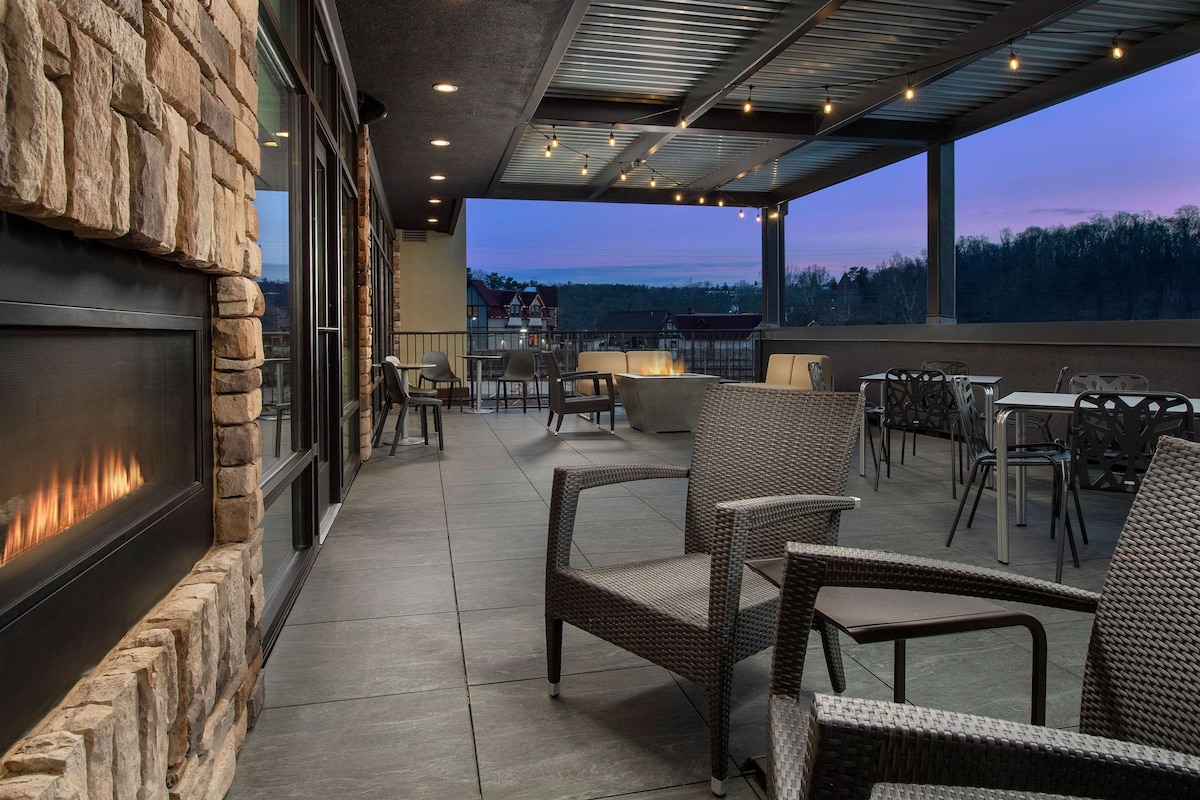 Home2 Suites by Hilton Asheville Biltmore Village - Photo 1