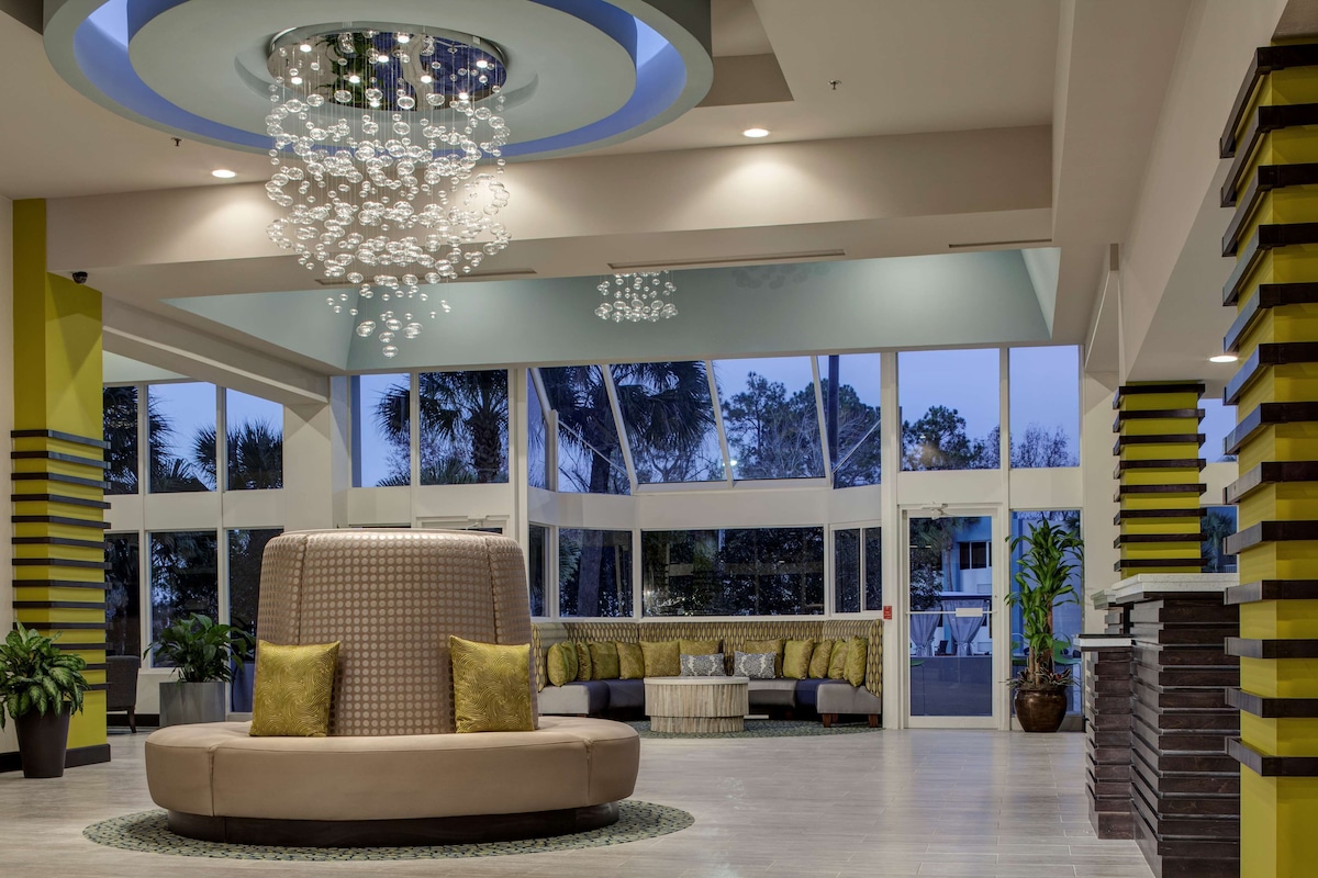 Doubletree By Hilton Hotel Jacksonville Airport - Photo 1