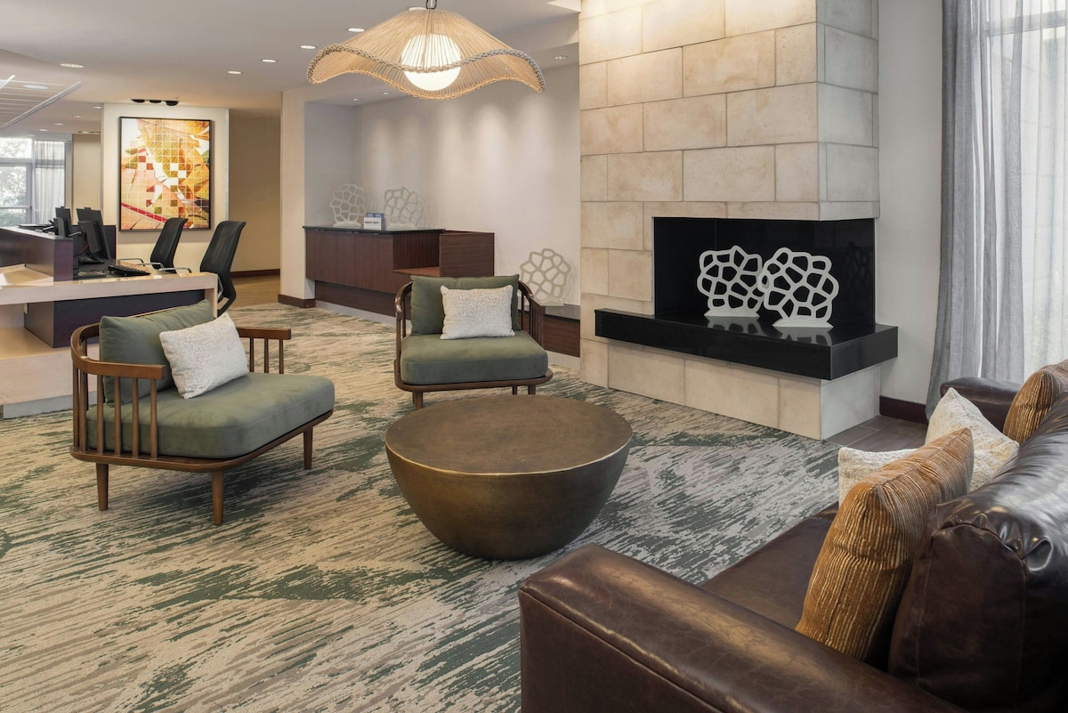 Fairfield Inn & Suites Tampa Westshore/Airport - Photo 1