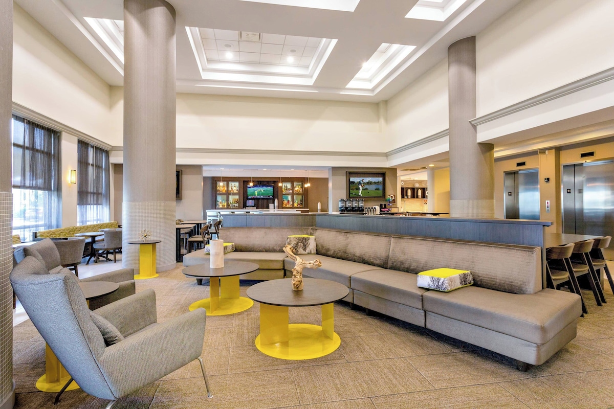 SpringHill Suites by Marriott Miami Airport South Blue Lagoon Area - Photo 1