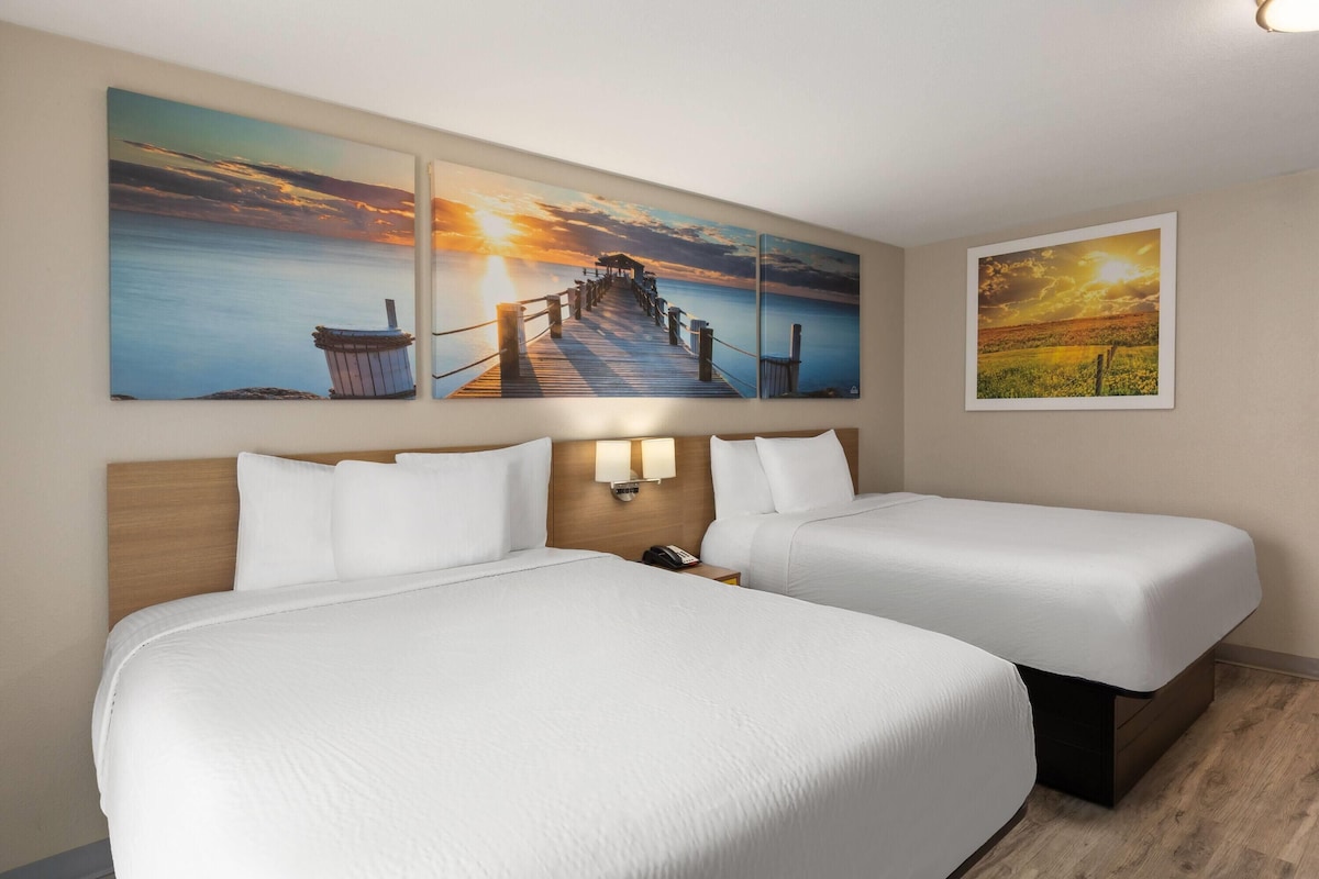 Days Inn by Wyndham Lincoln - Photo 1