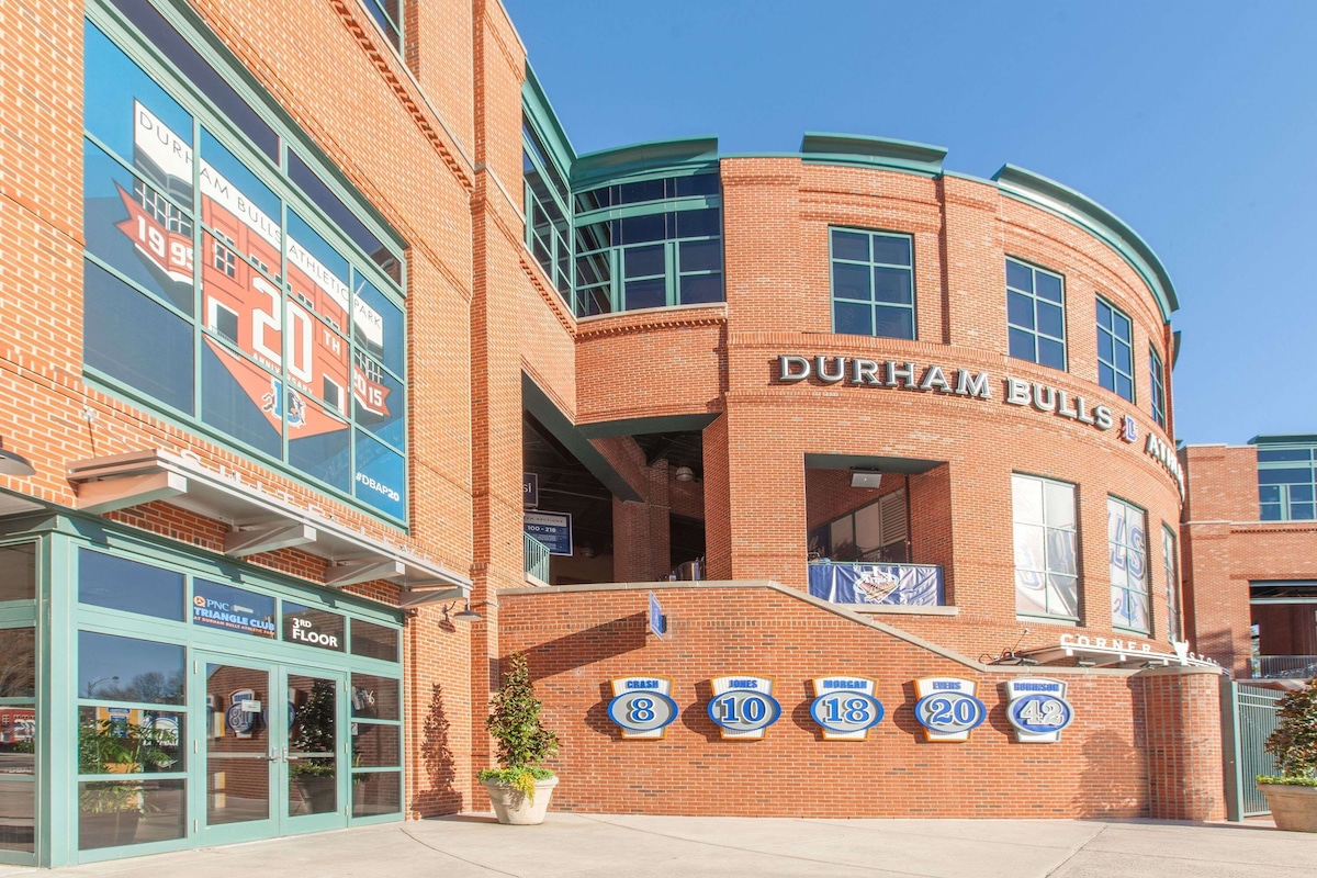 Super 8 by Wyndham Durham/University Area NC - Photo 1