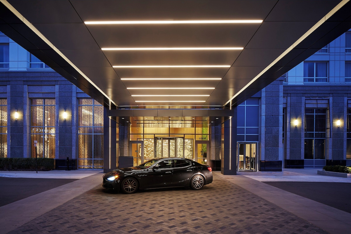 Loews Chicago O'Hare Hotel - Photo 1