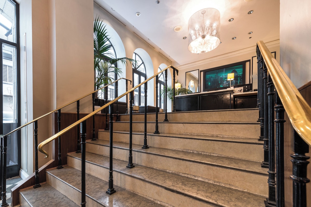 Holiday Inn Express Chicago - Magnificent Mile by IHG - Photo 1