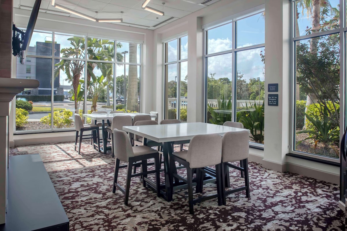 Hilton Garden Inn Sarasota-Bradenton Airport - Photo 1
