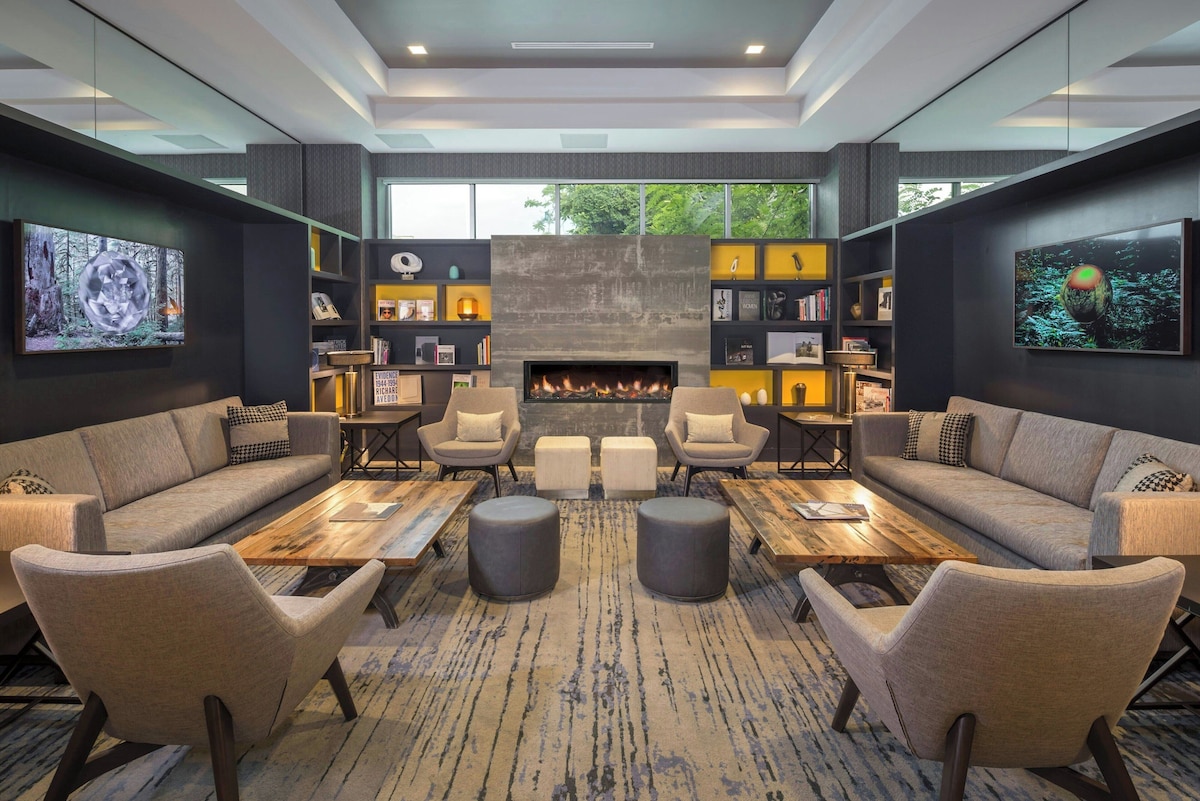 The Summit Hotel - Photo 1