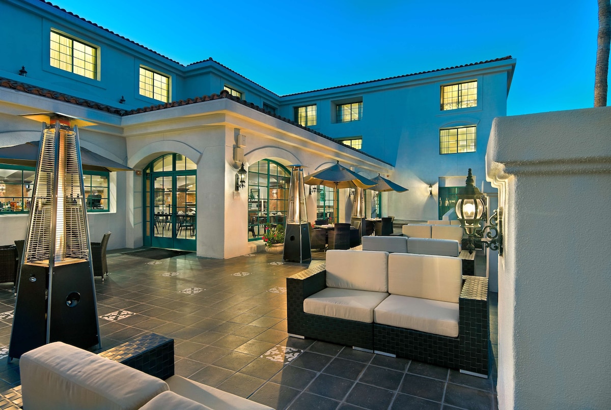 DoubleTree by Hilton Hotel San Pedro - Port of Los Angeles - Photo 1