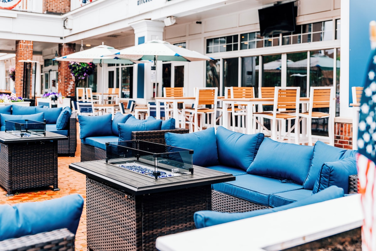 Salem Waterfront Hotel & Suites - Photo 1
