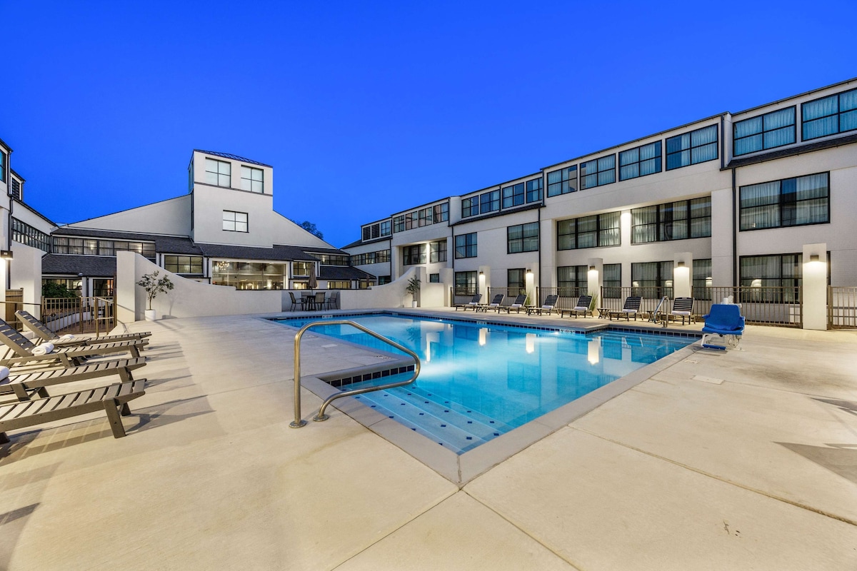 Doubletree Suites By Hilton Hotel Huntsville South - Photo 1