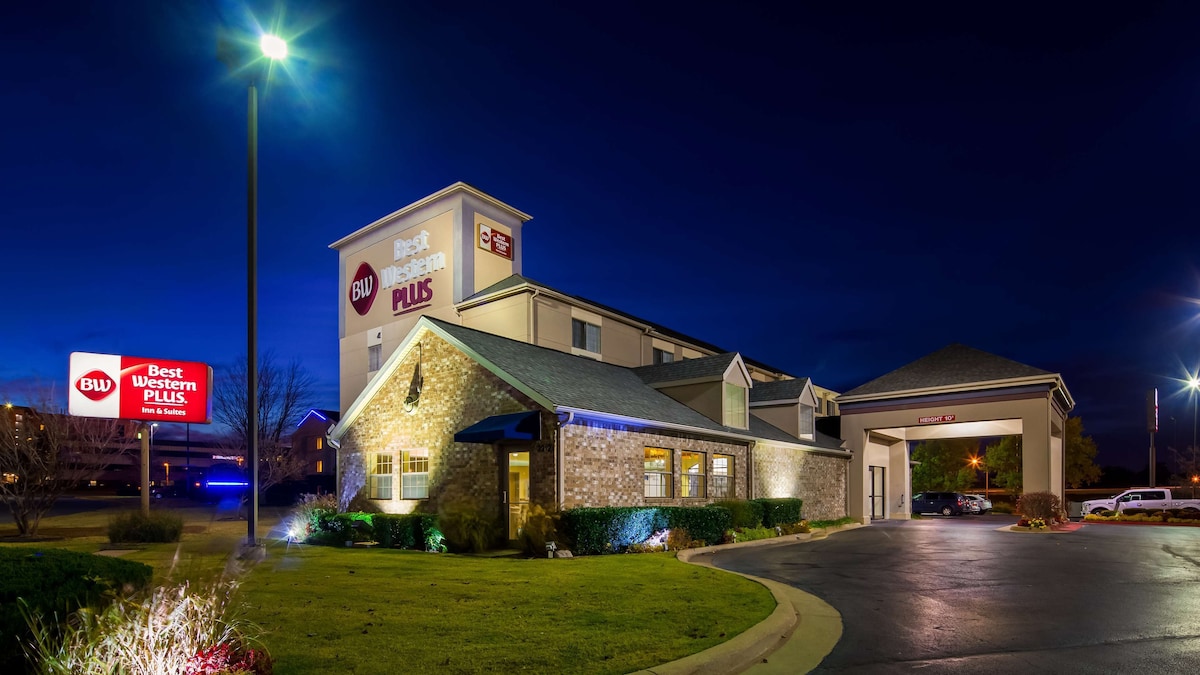Best Western Plus Tulsa Inn & Suites - Photo 1